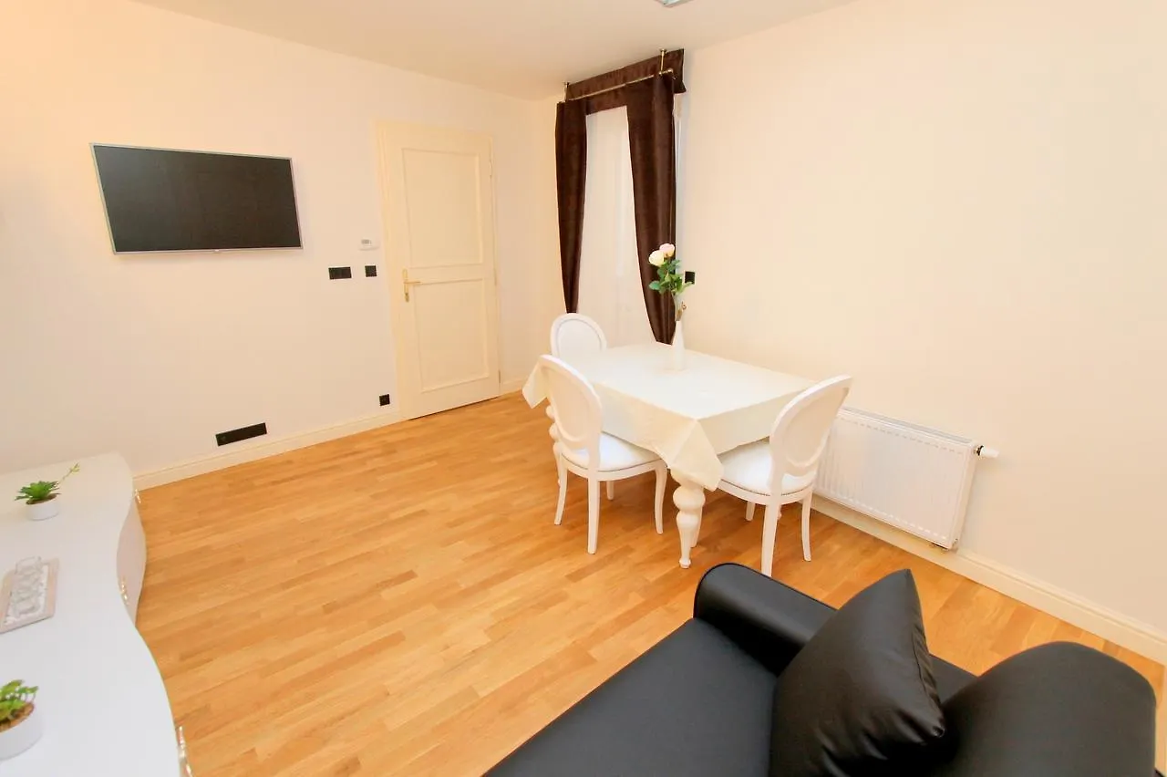 Luxury Apartments Krocinova Prague