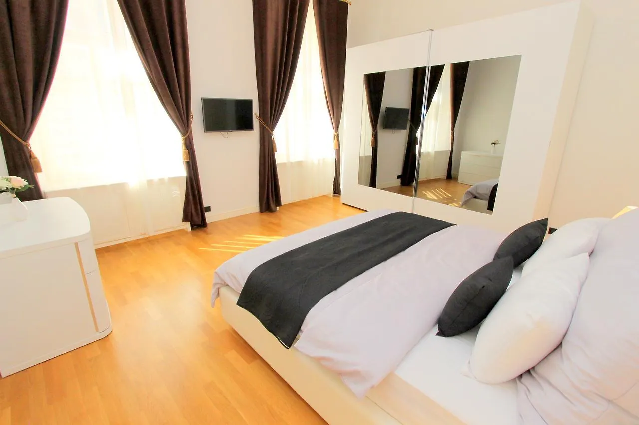 Luxury Apartments Krocinova Prague